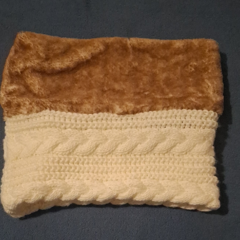 Free Country Brown and Cream Knit Scarf